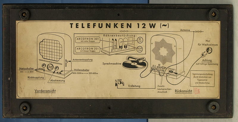 Datei:D 1930 Telefunken T12W Unten.jpg